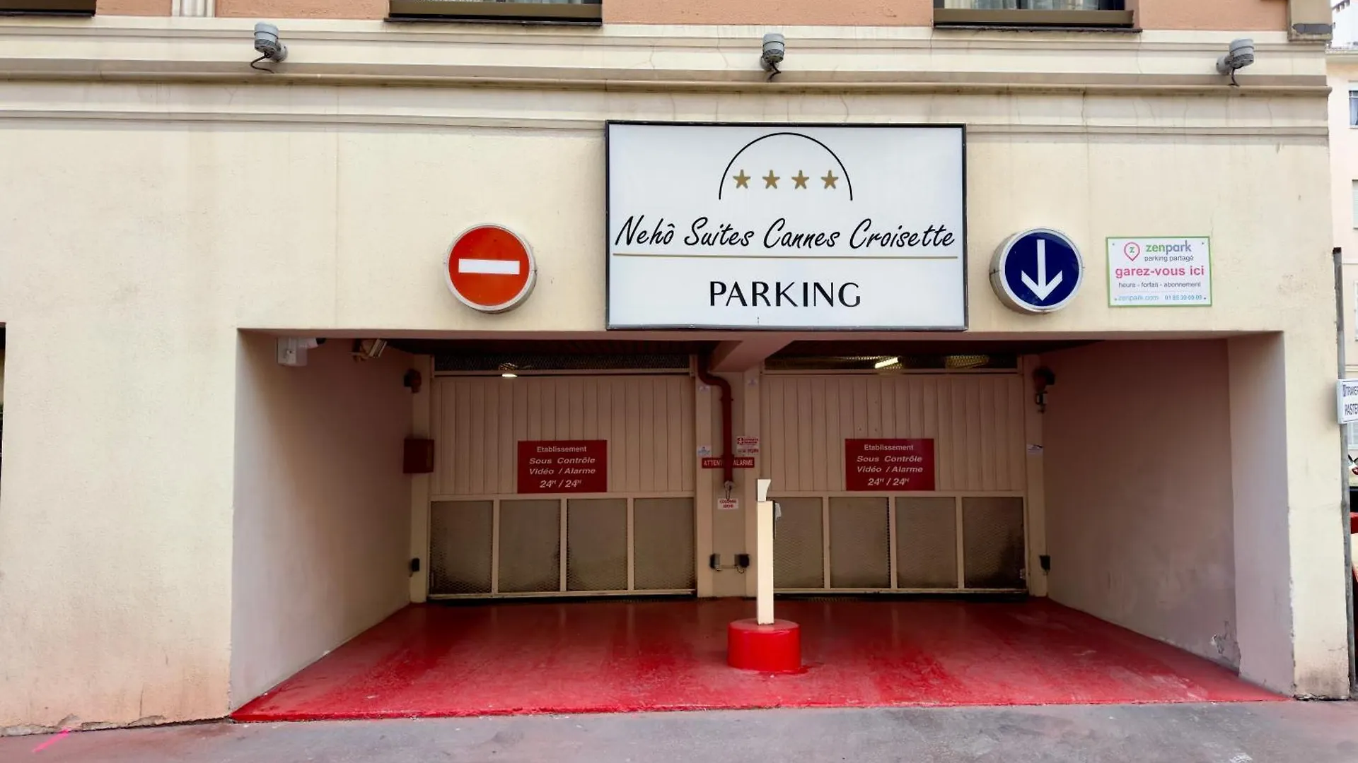 Cannes Evasion By Scls Locations 0*,  Франция