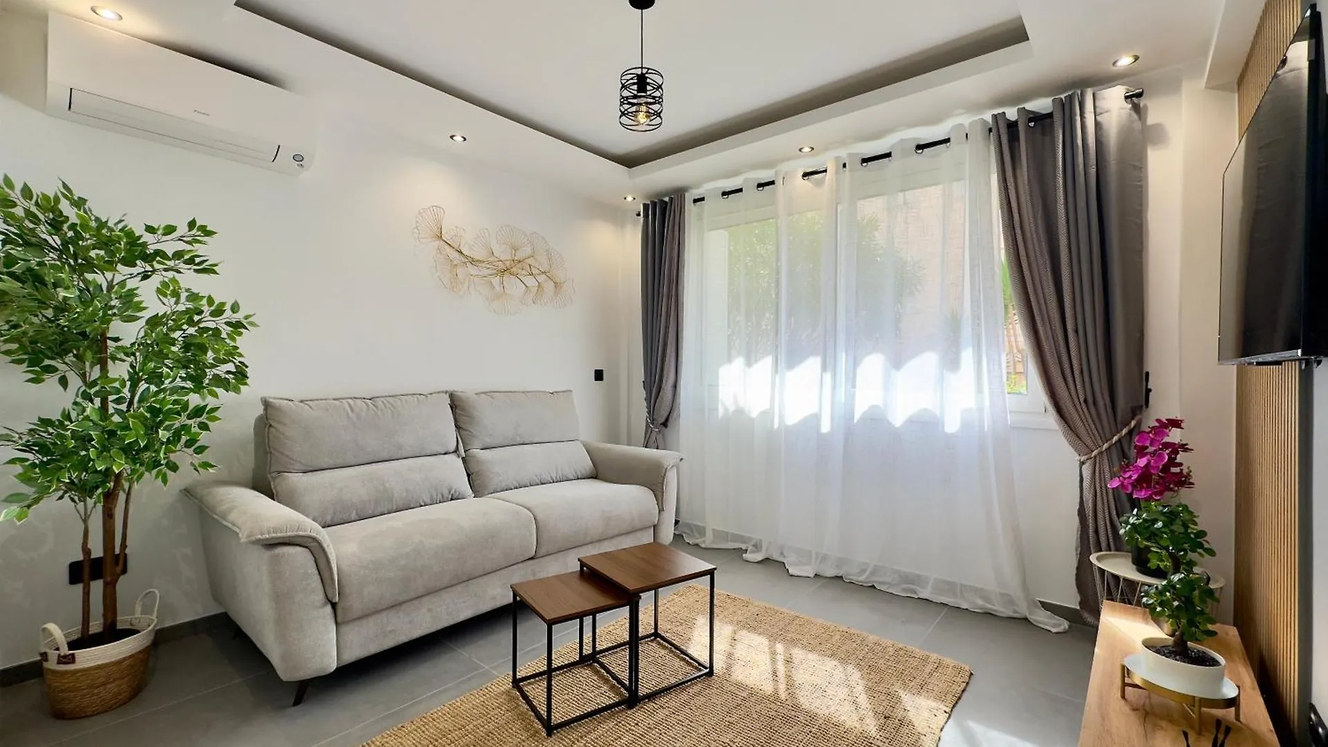 Cannes Evasion By Scls Locations France